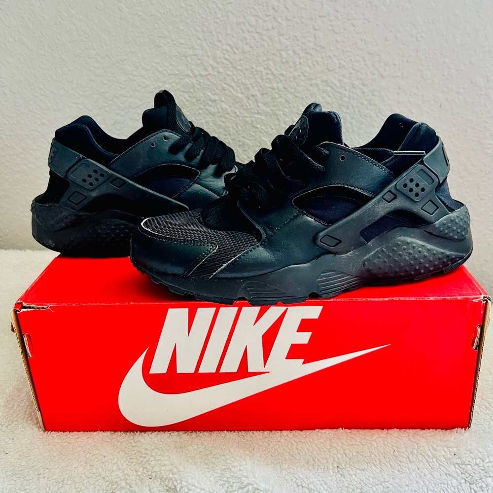 Black Nike Huarache Run kids boys trainers sneakers tennis shoes. Sz 6.5 youth